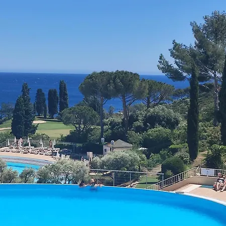 Апартаменты Village Cap Esterel , Agay , T2 Climatise Vue Panoramique - Acces De Plain-pied Au Calme Rare Sur Le Site - Piscines Et Parking Couvert Inclus Сен-Рафаэль
