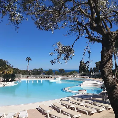 Village Cap Esterel , Agay , T2 Climatise Vue Panoramique - Acces De Plain-pied Au Calme Rare Sur Le Site - Piscines Et Parking Couvert Inclus * Сен-Рафаэль